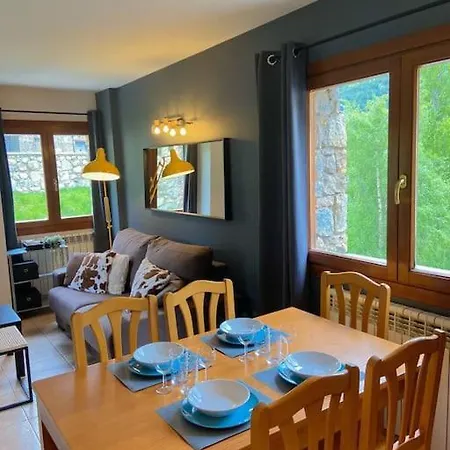Moderno Y Rustico En Ransol 6pax L By Bonesvacances *